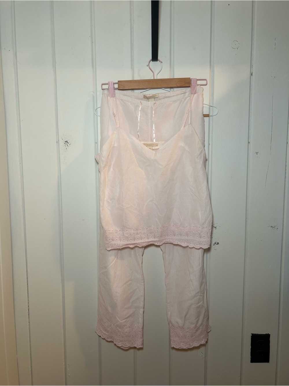 Banana Republic Pale Pink Eyelet-Trim Set - size M 100% cotton